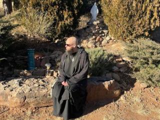 Seraphim praying 600x450